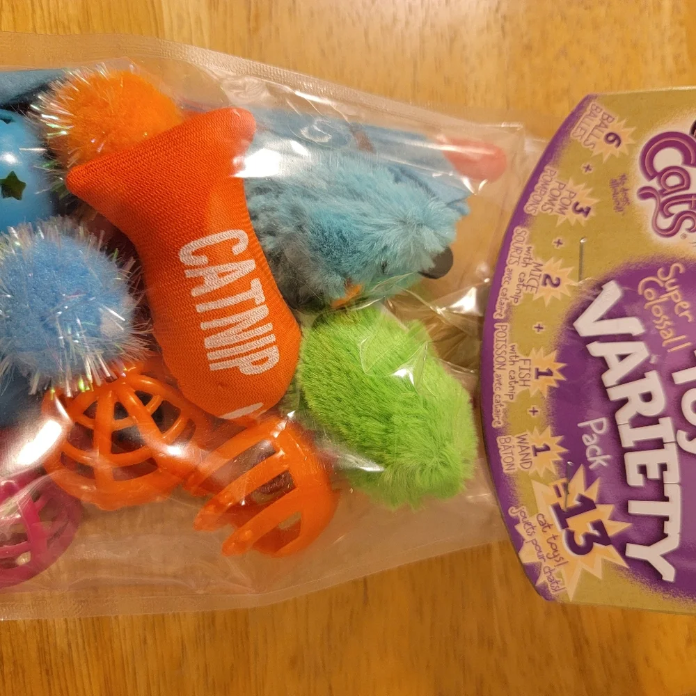 Hartz Super Colossall Plusieurs‎ Jouets Toy Variety pack of 13 toys
